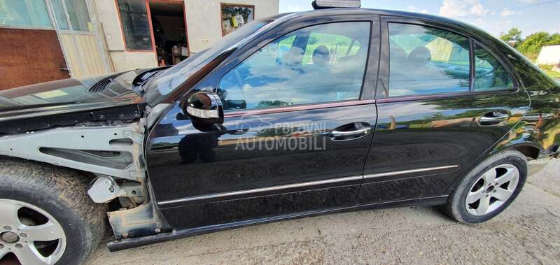 Vrata prednja leva za Mercedes Benz E 200, E 220, E 230 ... od 2002. do 2008. god.