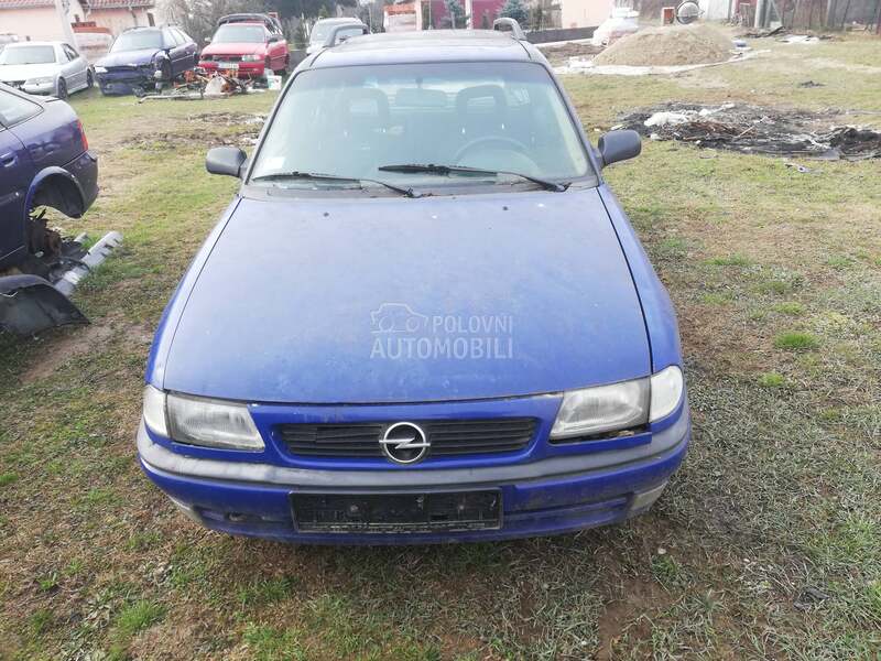 Opel Astra F 1.6 1998. god. -  kompletan auto u delovima