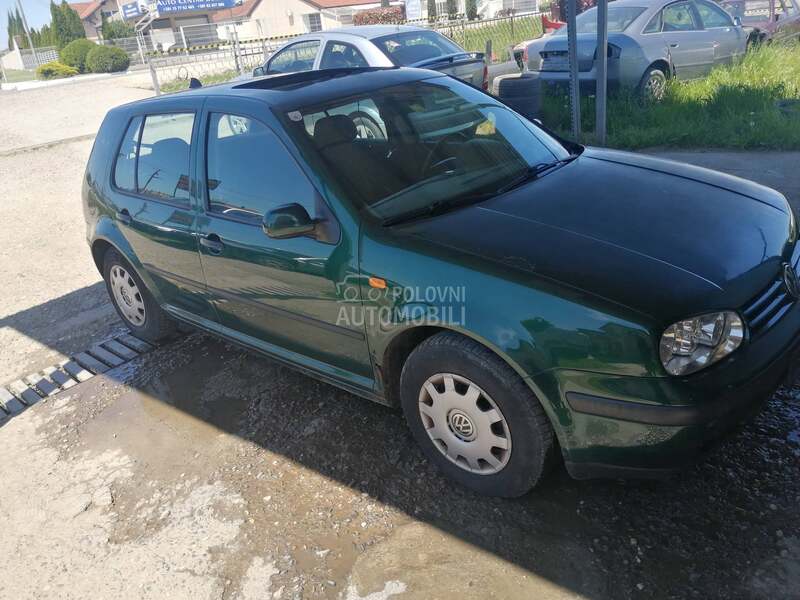 Volkswagen Golf 4 1998. god. -  kompletan auto u delovima