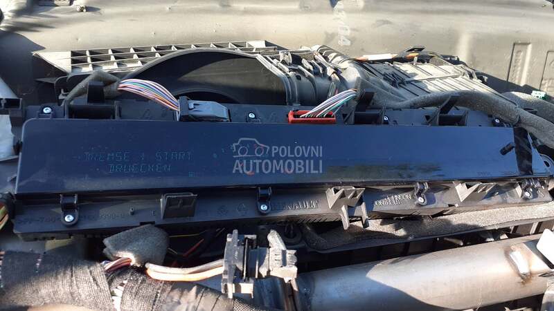 Digitalni sat za Renault Scenic