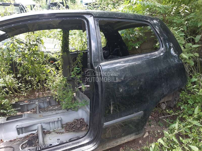 polustranica za Volkswagen Fox