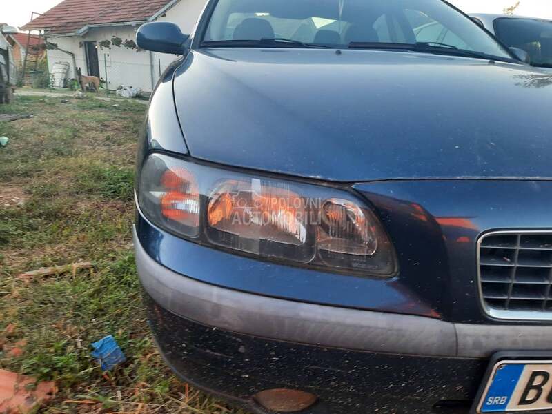 Farovi za Volvo S60 za 2003. god.