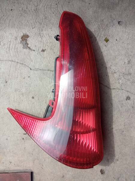 Leva lampa KARAVAN za Peugeot 206