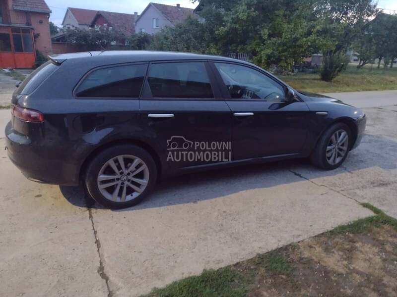 Delovi za Alfa Romeo 159