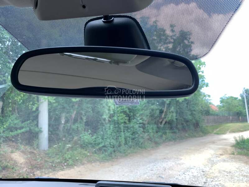 srednji retrovizor za Nissan Qashqai od 2006. do 2010. god.