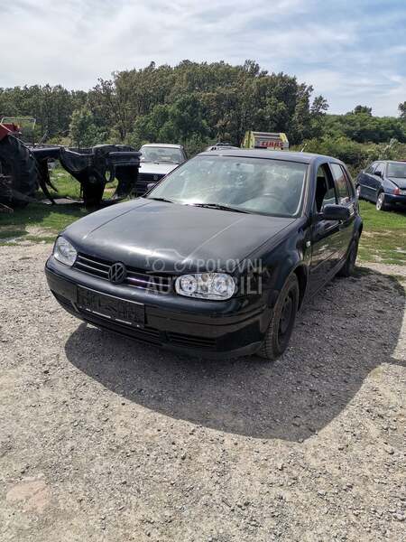 Volkswagen Golf 4 -  kompletan auto u delovima
