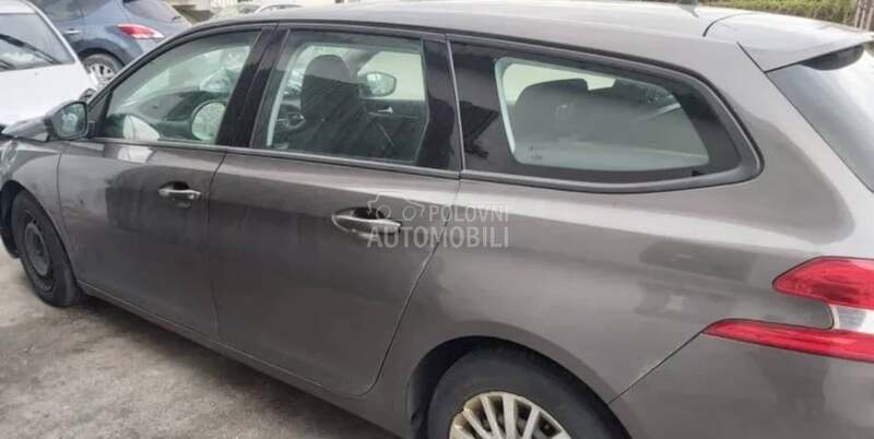 leva vrata za Peugeot 308 od 2013. do 2017. god.