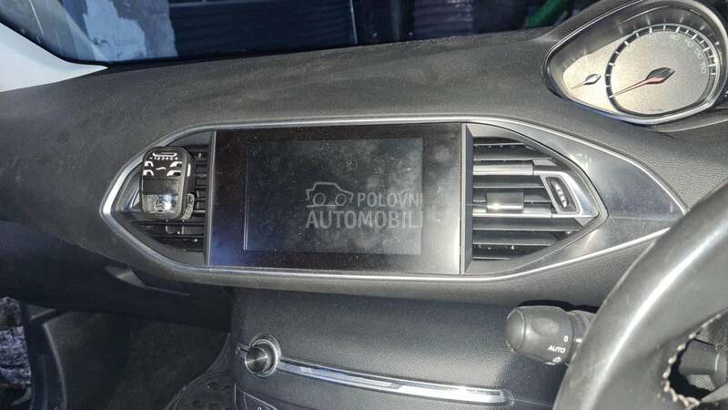 multimedija za Peugeot 308