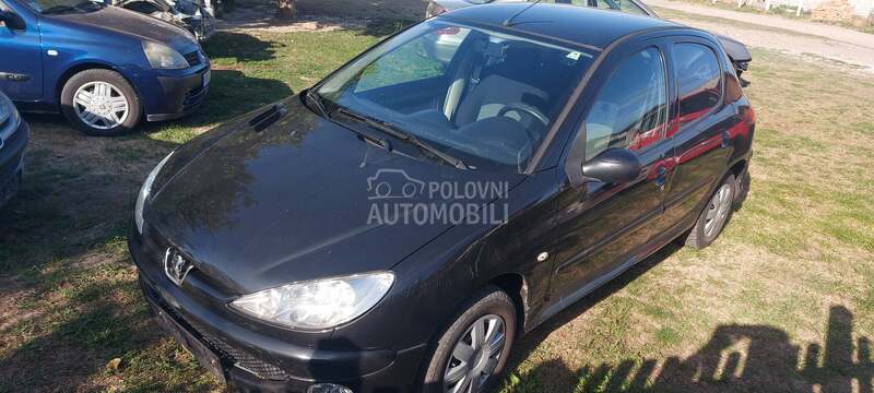 1.4 kompletan u delovima za Peugeot 206