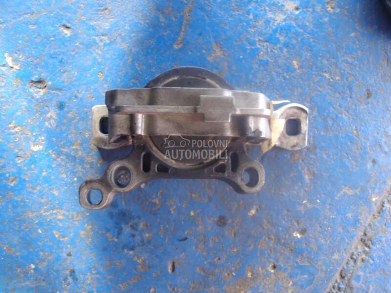 Nosač motora fokus 2  1.6 tdci za Ford Focus od 2004. do 2010. god.