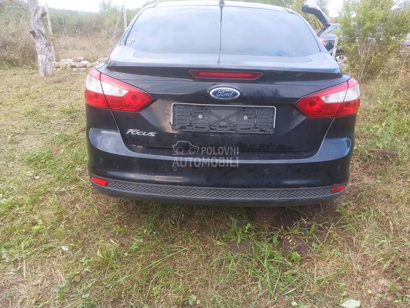 Ford Focus 1.6 B 2012. god. -  kompletan auto u delovima