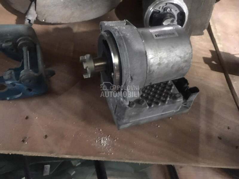ELEKTRO MOTOR LETVE VOLANA za Peugeot 207