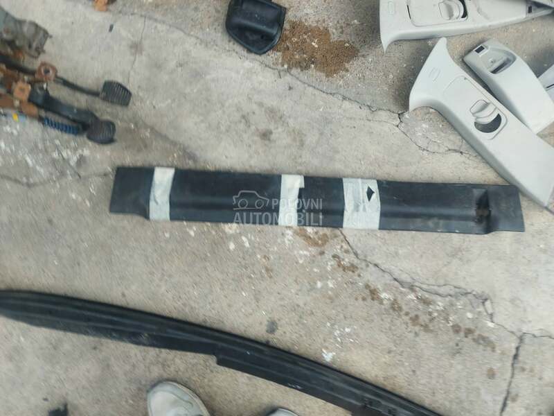 Konzola plastika za Peugeot 307