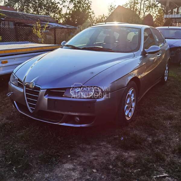 Delovi za Alfa Romeo 156 156