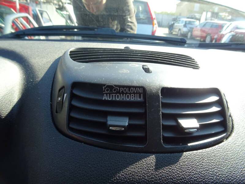 Srednja ventilacija za Alfa Romeo 147