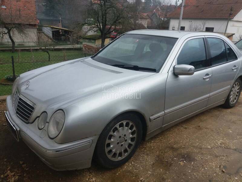 Mercedes Benz E Klasa W210 2001. god. -  kompletan auto u delovima