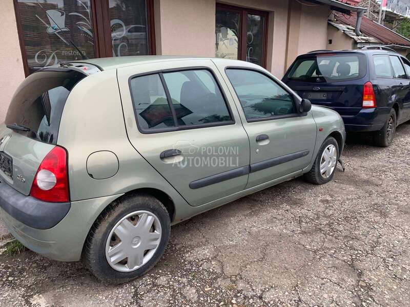 Renault Clio 1,5dci 2003. god. -  kompletan auto u delovima