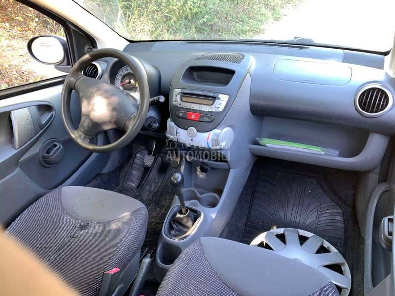 instrument tabla za Peugeot 107 od 2005. do 2010. god.