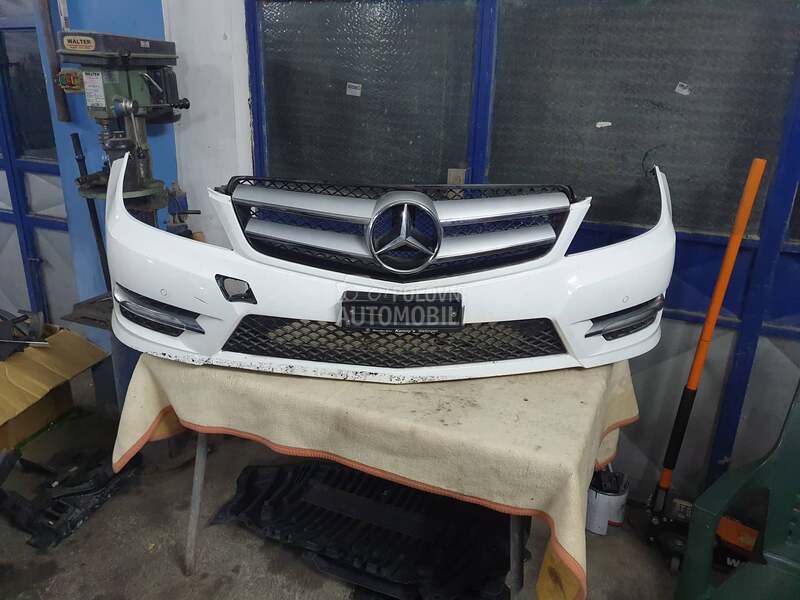 kompletan branik Amg za Mercedes Benz C Klasa od 2010. do 2014. god.