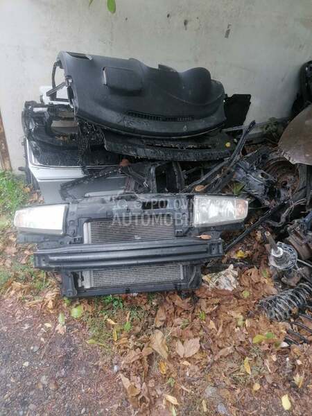 farovi prsa hladnjaci za Škoda Fabia od 2003. do 2006. god.