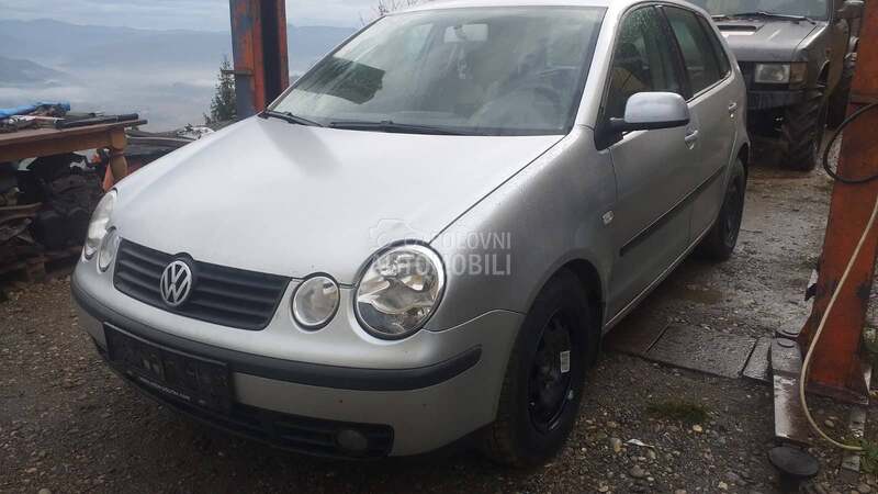 Volkswagen Polo 2003. god. -  kompletan auto u delovima
