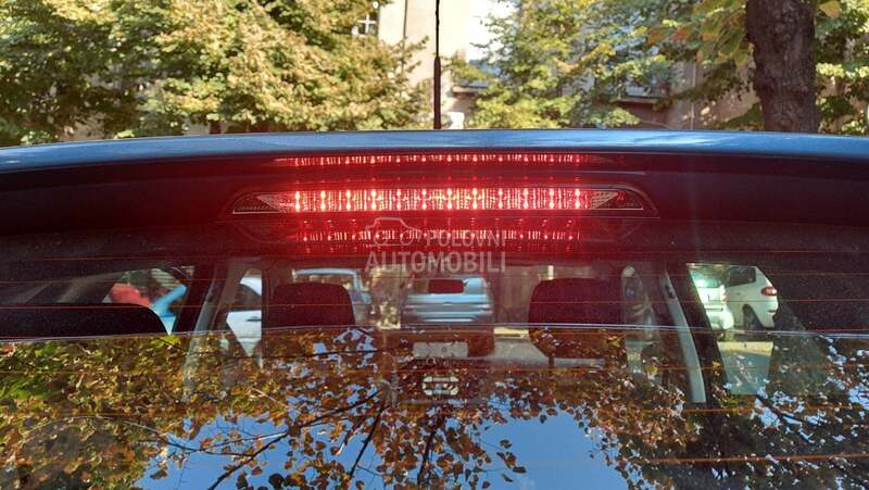 Trece stop svetlo za Alfa Romeo 4C, 33, 75 ... od 1990. do 2022. god.
