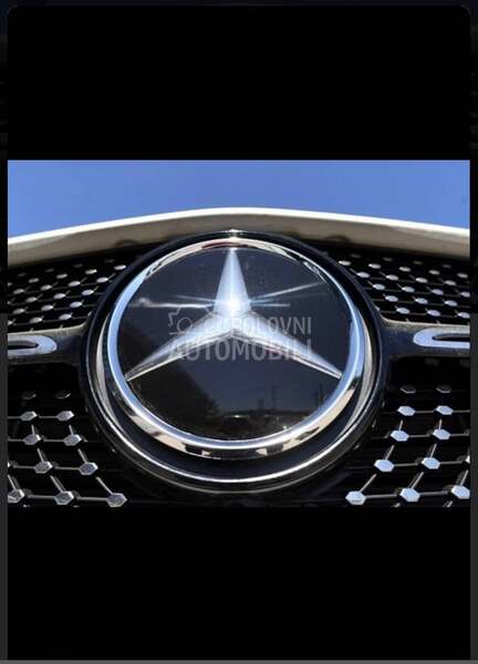 Mercedes Benz E Klasa -  kompletan auto u delovima