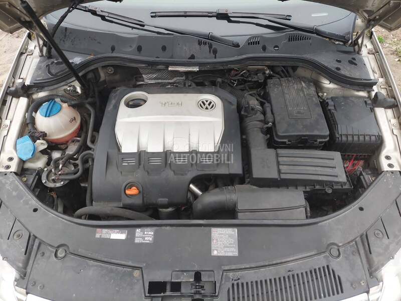 Poklopac motora 2.0 TDI 170KS za Volkswagen Passat B6