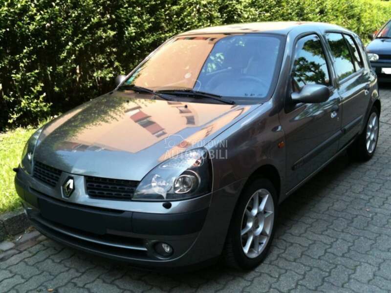 Renault Clio II -  kompletan auto u delovima