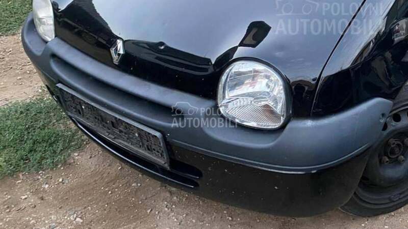 Branik za Renault Twingo od 1993. do 2004. god.