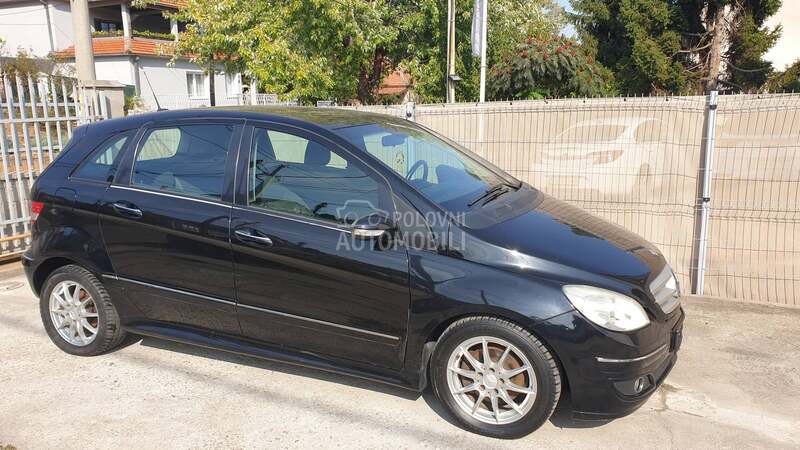 komolet auto u delovima za Mercedes Benz B Klasa