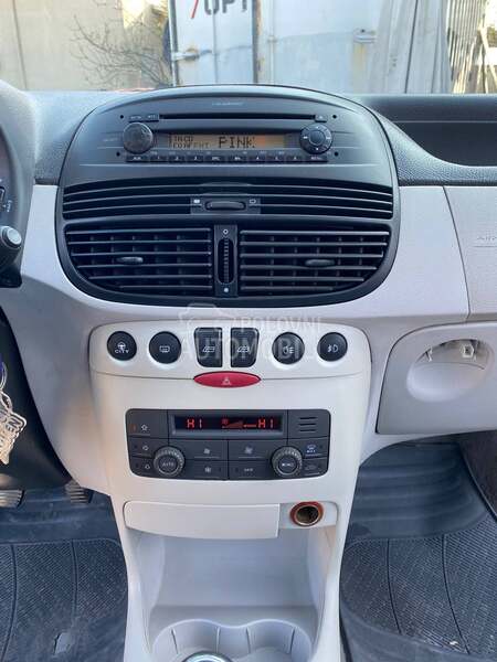 Panel digitalne klime za Fiat Punto