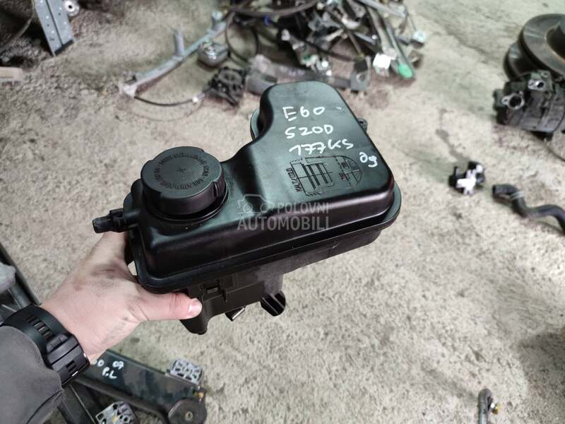 Posuda za vodu E60 E90 E87 za BMW 114, 116, 118 ...