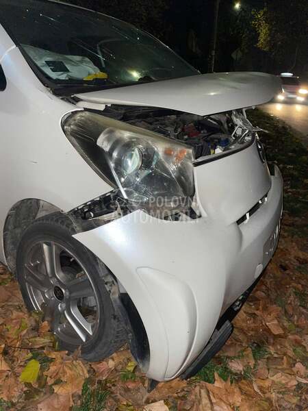 Toyota iQ cvt 10 2010. god. -  kompletan auto u delovima
