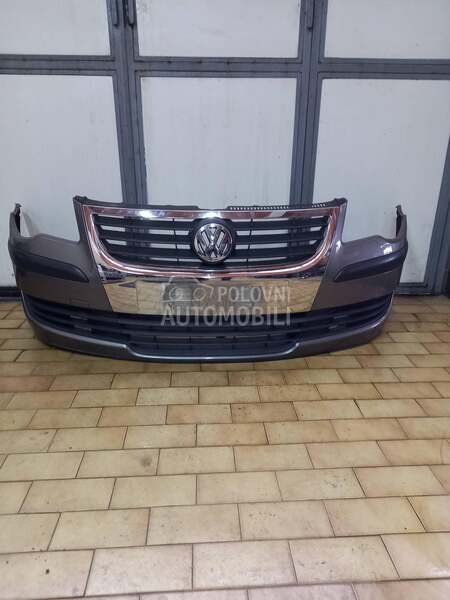 Prednji branik za Volkswagen Touran od 2008. do 2012. god.