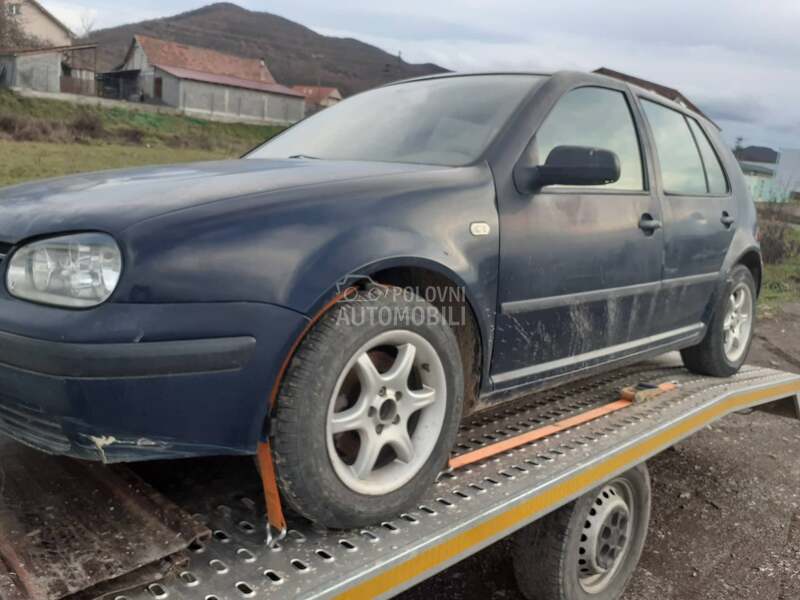 Volkswagen Golf 4 -  kompletan auto u delovima