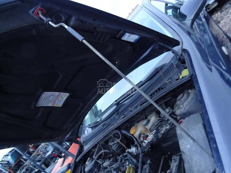 Šipka haube za Fiat Croma