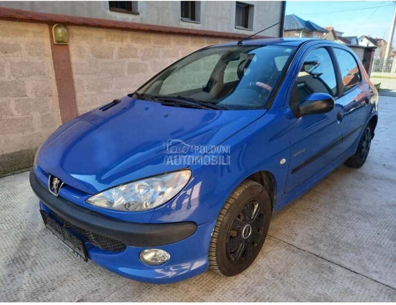 Peugeot 206 1.4hdi 2006. god. -  kompletan auto u delovima