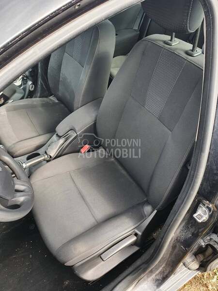 Sedišta za Renault Fluence