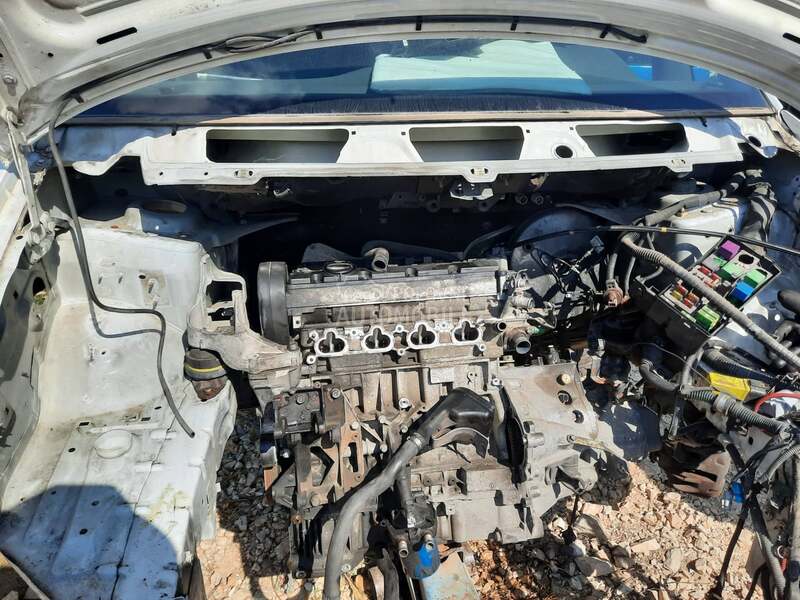 Motor 2.0 benzin 100kw 16v za Peugeot 806, 807, Expert od 1996. do 2006. god.