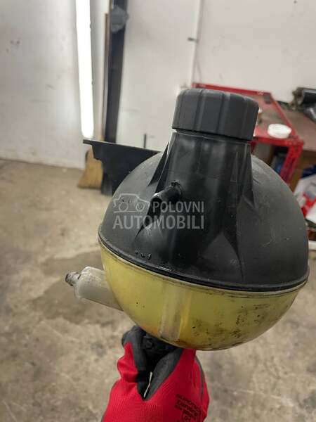 posuda za vodu za Mercedes Benz B 180 od 2006. do 2008. god.