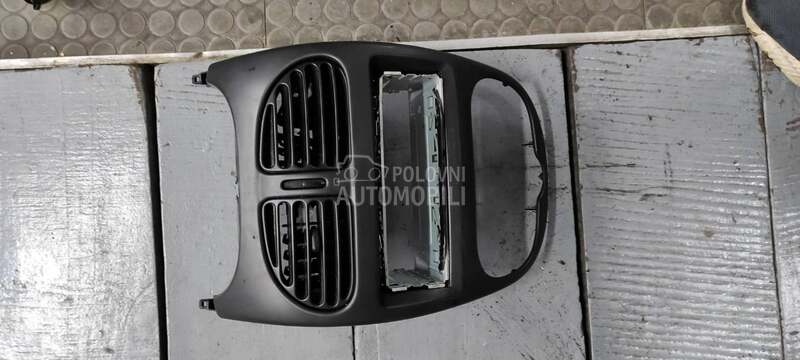 Maska na tabli za Peugeot 206