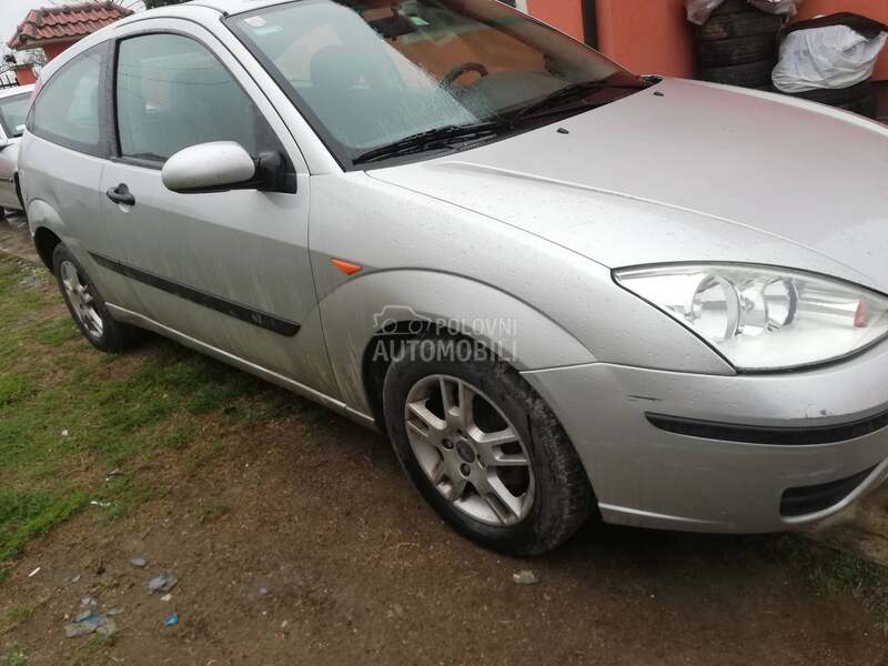 Ford Focus 1.8 2004. god. -  kompletan auto u delovima
