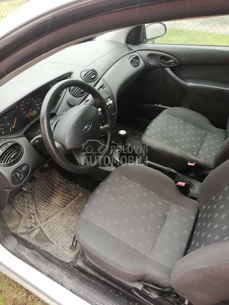 Sedišta  3 vrata za Ford Focus od 1999. do 2005. god.