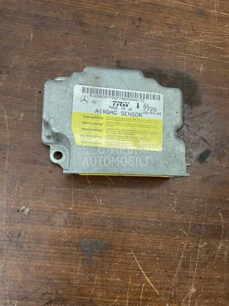 airbag senzor za Mercedes Benz B 180 od 2006. do 2008. god.