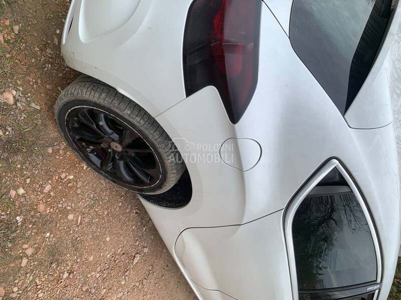 polustranica za Citroen DS3 od 2009. do 2014. god.