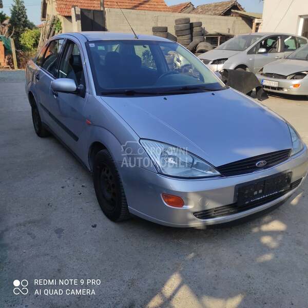Ford Focus 2001. god. -  kompletan auto u delovima