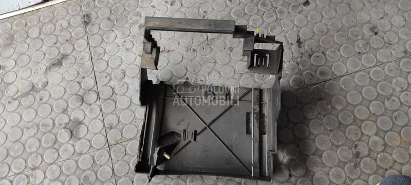 Kuciste kompjutera za Peugeot 406