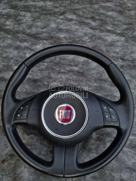 Volan sa komandama za Fiat 500
