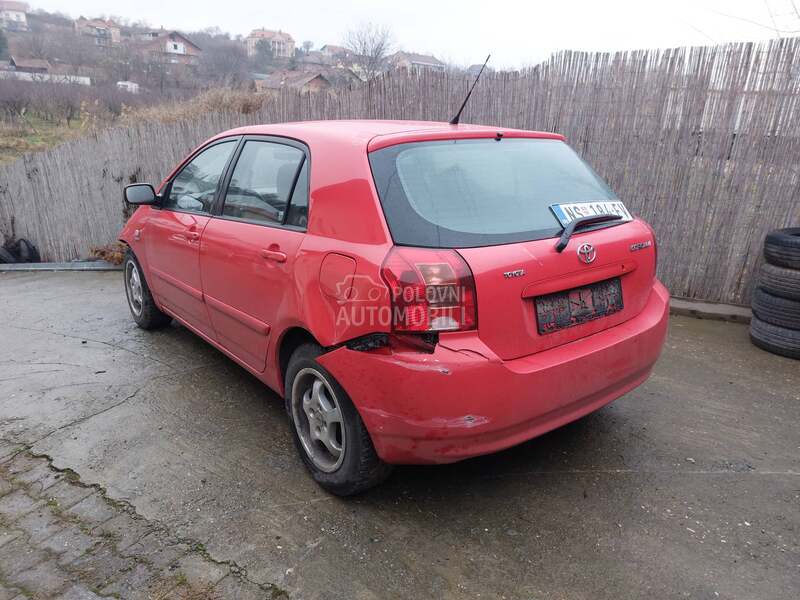 Toyota Corolla 16 20 2004. god. -  kompletan auto u delovima